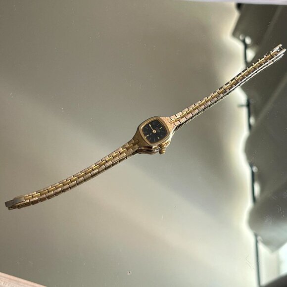 Gold Vintage Dainty Citizen Women's Watch - Picture 2 of 3